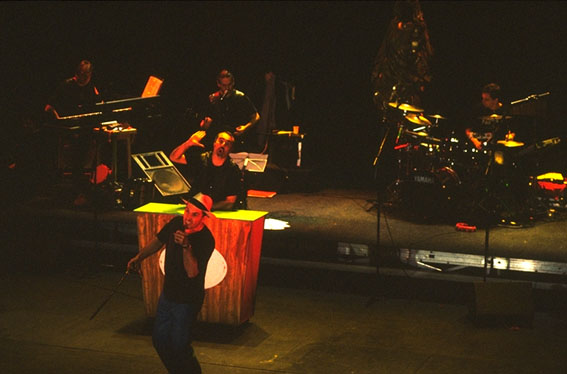 Quartiers Nord, spectacle 2001 L'Odyssée de l'Estaque, répétition au théâtre Bompard, photo Bernard Ribet